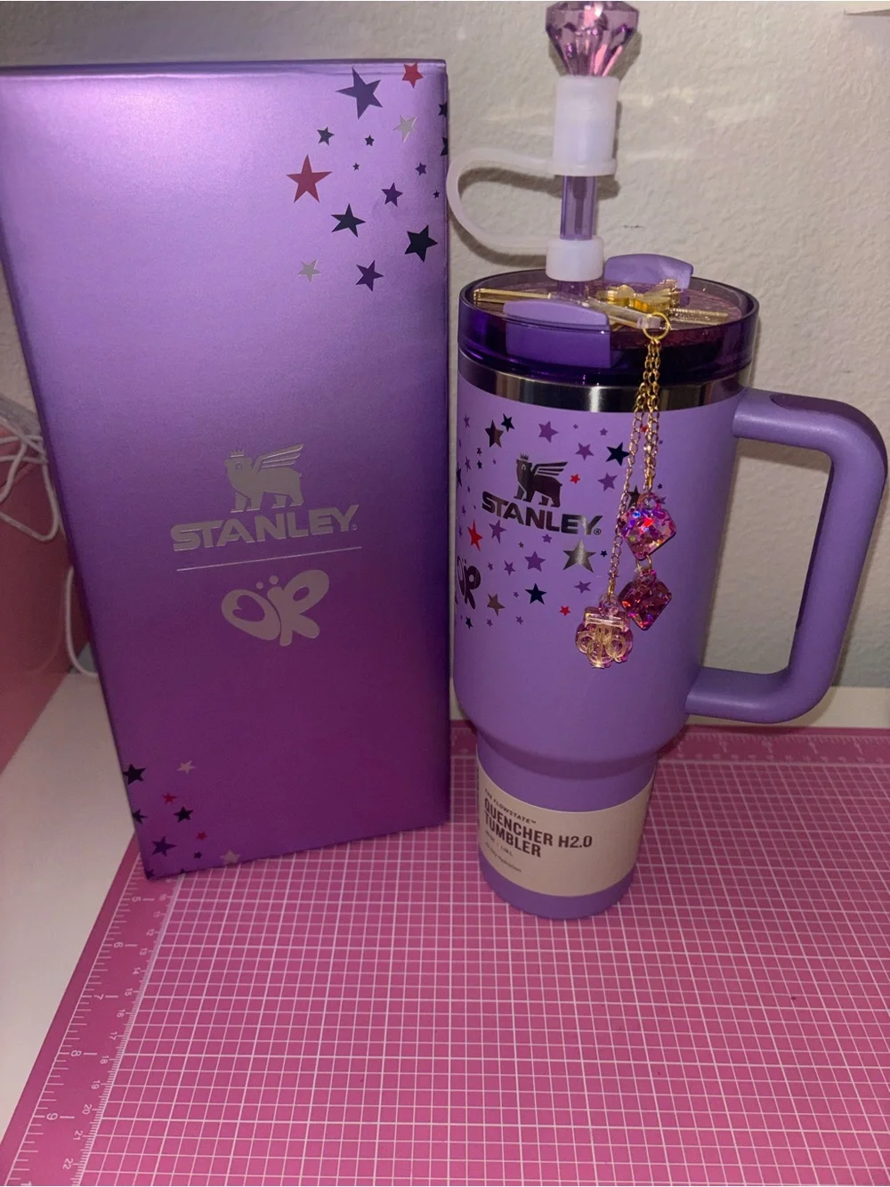Stanley 40oz Quencher H2.0 Tumbler - Purple Star Design - Olivia Rodrigo - Picture 4 of 6